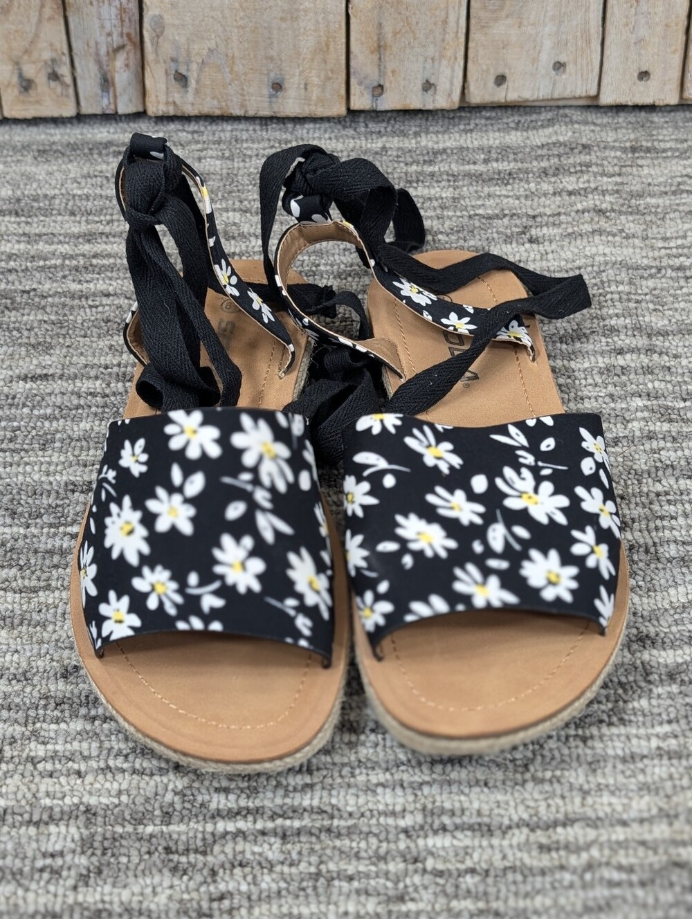 Daisy Sandals - Size 8.5